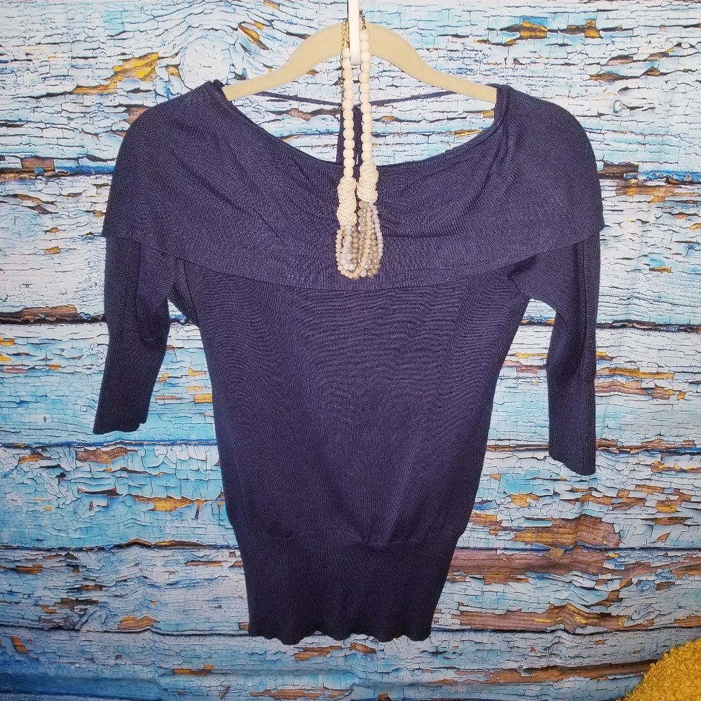 Blue quarter sleeve top